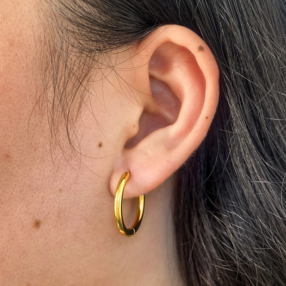 Small Gold Huggie Hoop Earrings — 2.5Mm 18K Gold Plated, 925 Sterling Silver