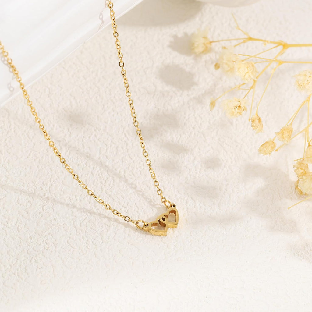 Heart Necklace for Women Girls, 18K Gold Plated Heart Pendant Charm Necklace Dainty Gold Necklace for Women Gold Jewelry Gifts for Mom Grandma Wife