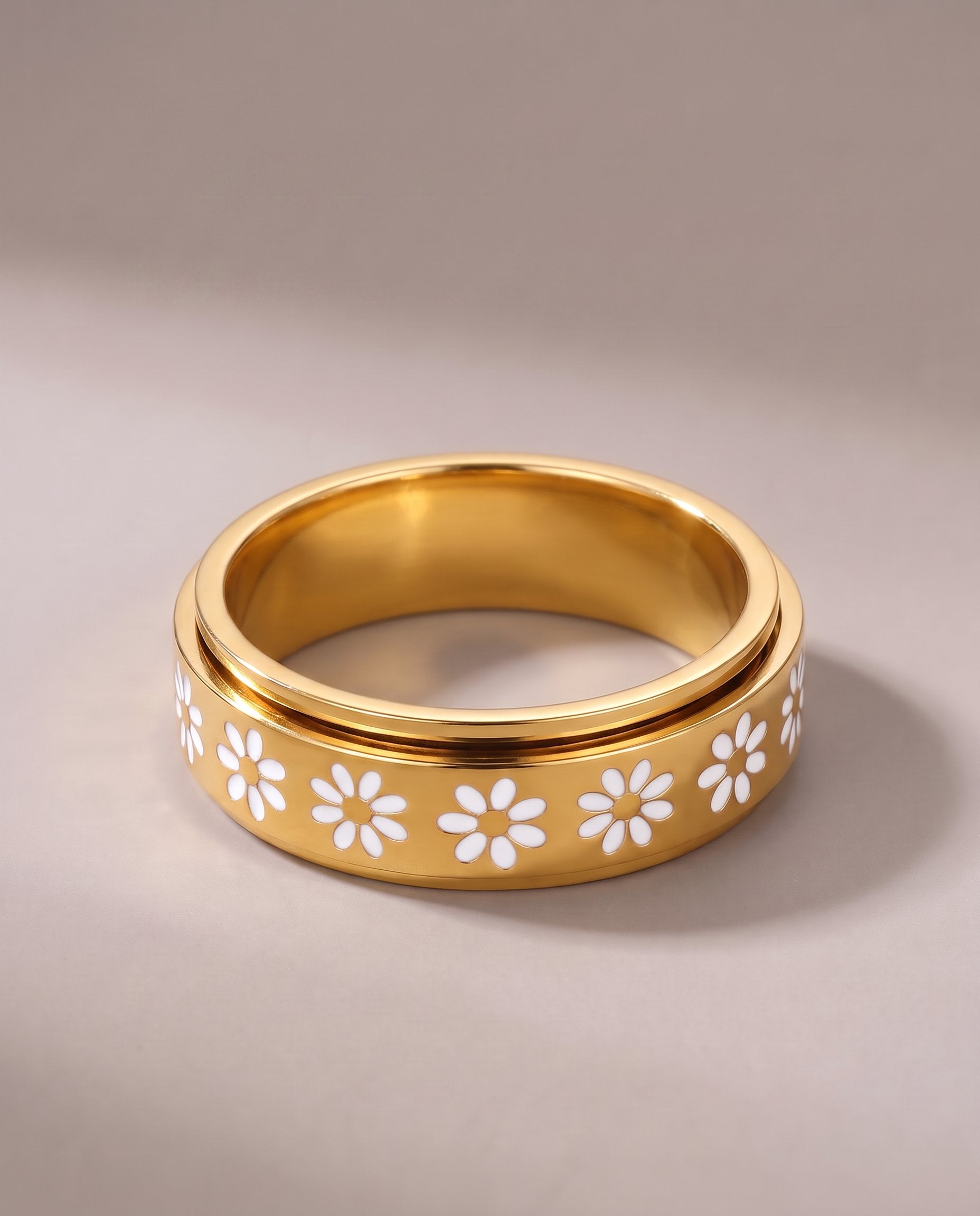 Daisy Fidget Ring – 18K Gold Plated Spinner for Stress & Focus, White Flower Ring